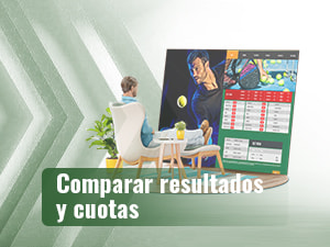 Hombre comparando cuotas en varias casas de apuestas de pádel ante una pantalla.
