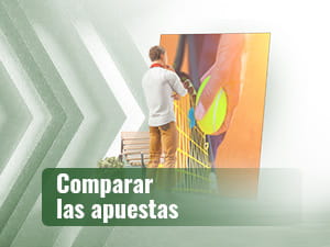 Hombre observando un cartel de ténis