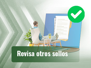 Un hombre leyendo en un panel de grandes dimensiones información adicional sobre casas de apuestas deportivas en Michigan.