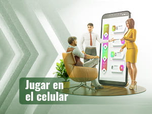 Hombre atendiendo una presentación sobre juegos en el celular.