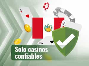 Escudo verde con una marca de verificación blanca y al fondo de la imagen, la bandera de Perú, cartas, fichas y monedas.