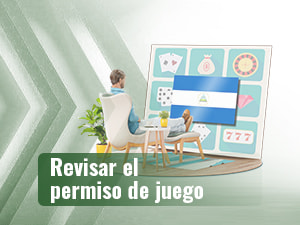 Una persona sentada ante una pantalla grande para comprobar el permiso de juego online de casinos con criptomonedas en Nicaragua.