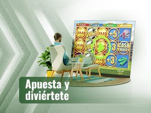 Una persona sentanda jugando a Football! Cash Collect en una gran pantalla.