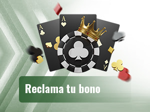 Cartas y fichas de casino negras.