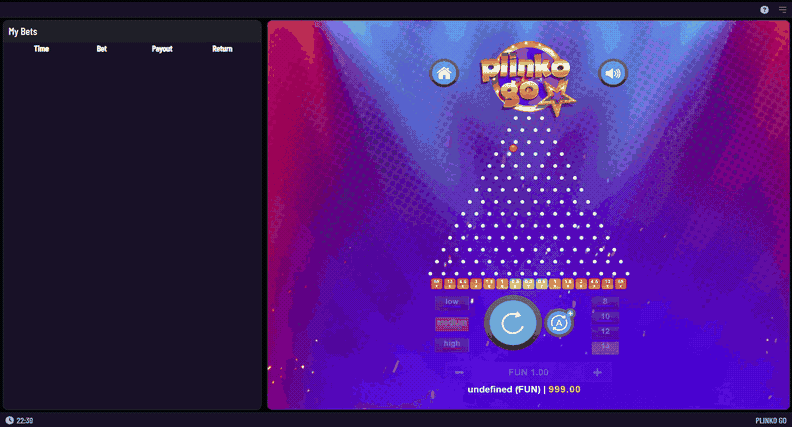 Partida de Plinko Go mostrando la bola cayendo entre las clavijas