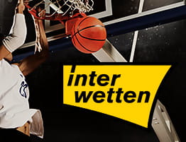 Jugador de baloncesto y el logotipo de la casa de apuestas Interwetten.