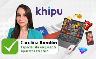 La autora Carolina Rondón junto a un portátil con juegos de casino y el logo de Redcompra
