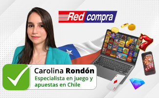 La autora Carolina Rondón junto a un portátil con juegos de casino y el logo de Redcompra