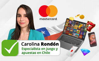 La autora Carolina Rondón al lado de la bandera de Chile y de un logo de MasterCard, un portátil y fichas de casino apiladas