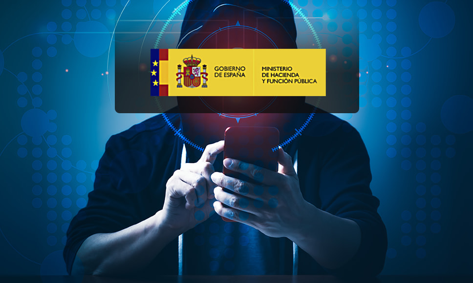 Persona usando su teléfono móvil y logo del Ministerio de Hacienda de España.