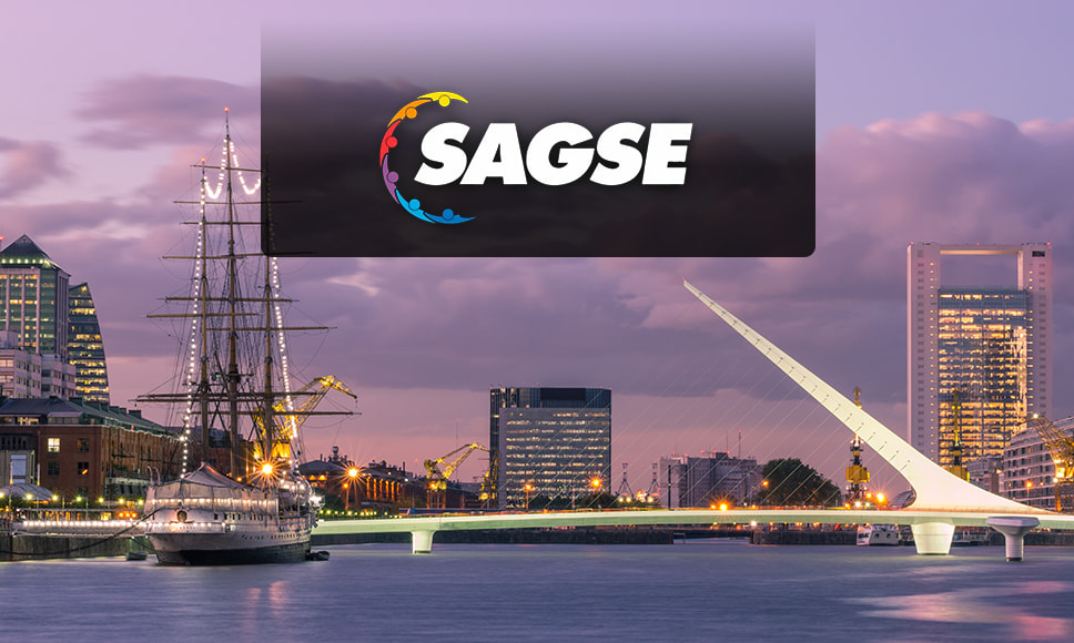 Logo de la feria SAGSE sobre una vista de Puerto Madero en Buenos Aires.