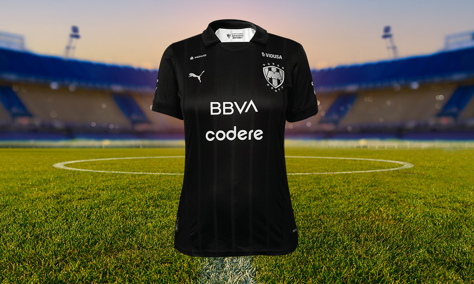 Camiseta del equipo femenino de Monterrey con el logo de Codere.