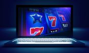 Pantalla de ordenador mostrando un formulario de casino online sospechoso, simbolizando páginas fraudulentas.