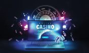Publicidad llamativa de un casino online con ruleta y fichas.