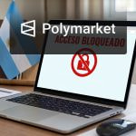 Pantalla de ordenador con error de acceso y múltiples intentos fallidos de inicio de sesión Portátil con mensaje de acceso bloqueado de Polymarket junto a bandera argentina