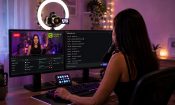 Streamer en directo con el logo de Codere Online y un chat sobre el Mundial.